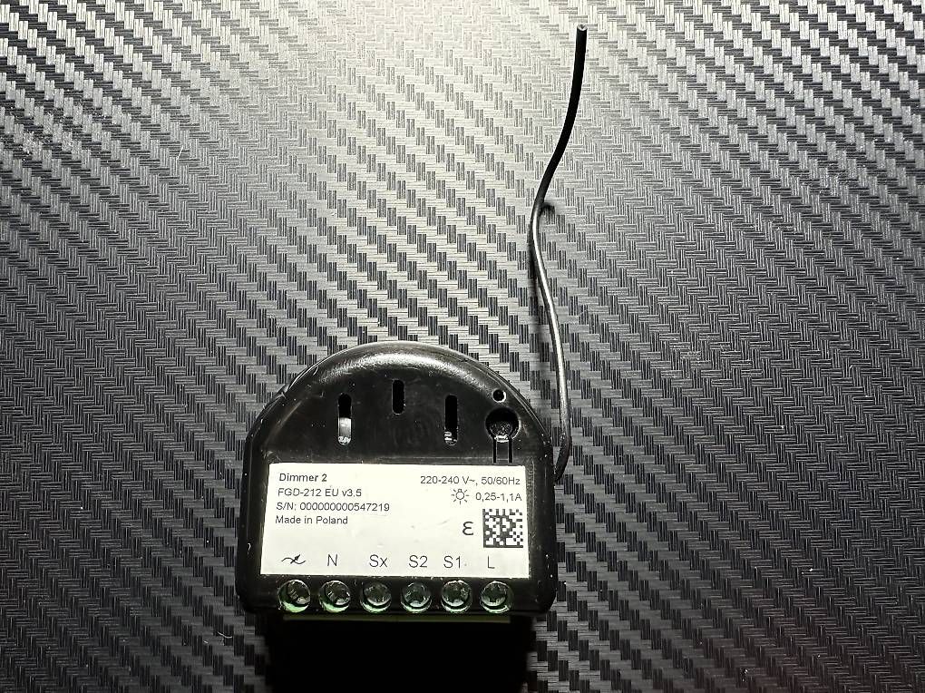 Fibaro Interruttori: Fibaro FGD-212  Dimmer 2 – Usato da Läufelfingen venduto da BLbeZH