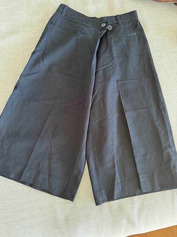 Pantaloni: COS Culotte 34/36 – Nuovo e nell'imballaggio originale da Sins venduto da bit_rg7j
