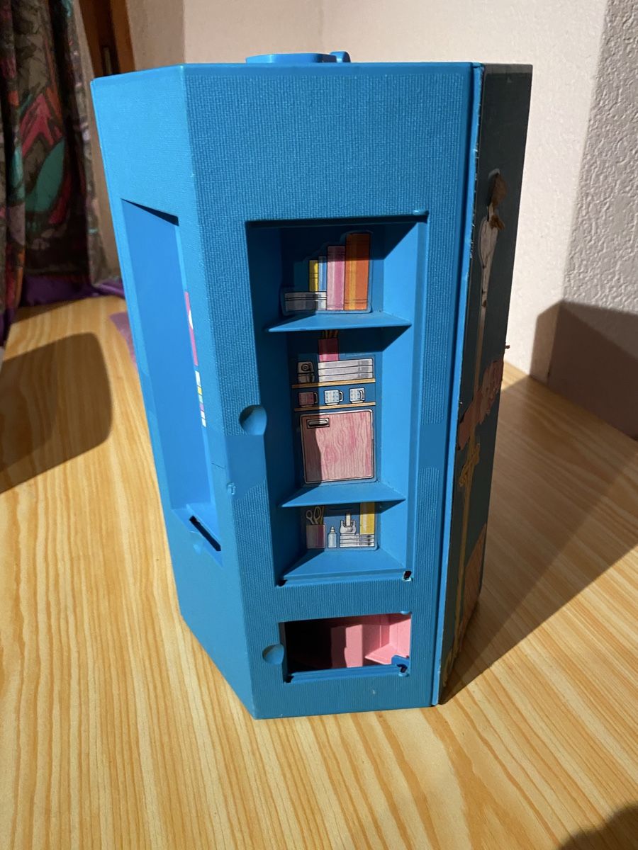 Barbie Case e mobili per bambole: Barbie Schlafzimmer – Usato da Safenwil venduto da Fairtrade2012 3