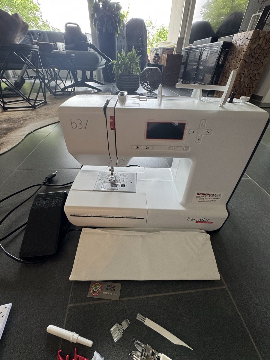 Bernina Macchine da cucire: Bernette b37 – Usato da Geuensee venduto da conny810