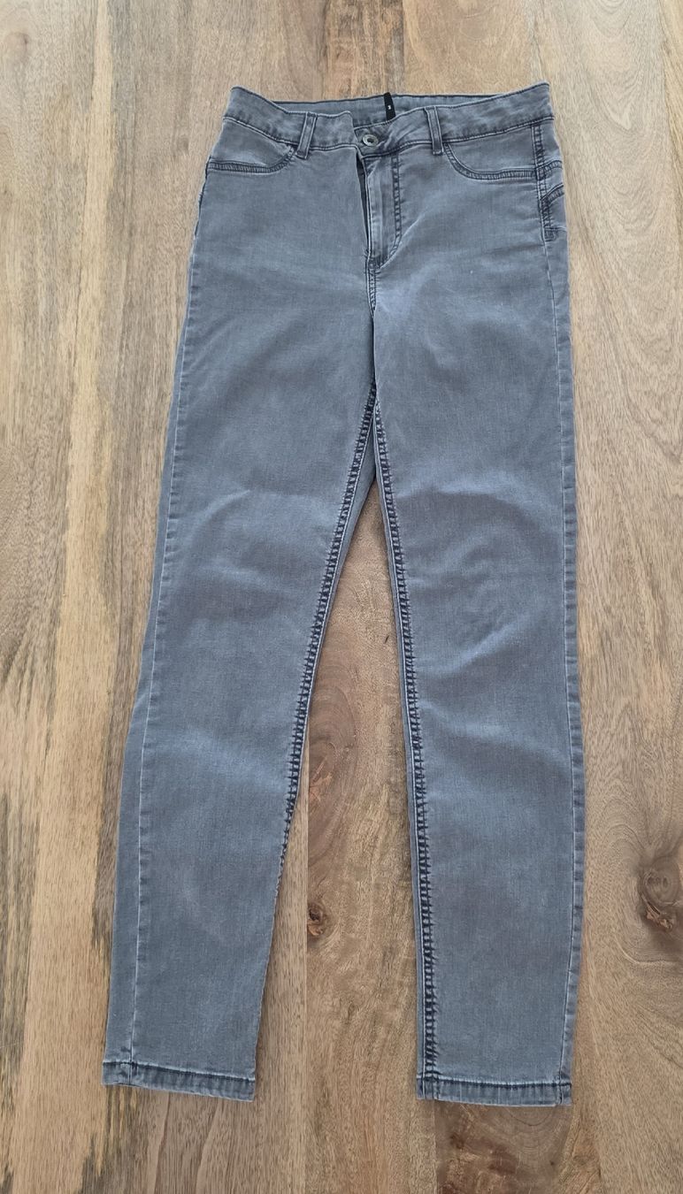 Calzedonia Jeans: Calzedonia Jeans grau Grösse M – Usato da Rheinsulz venduto da Gilea 1
