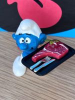Schlumpf mit Serviertablett / Fleisch