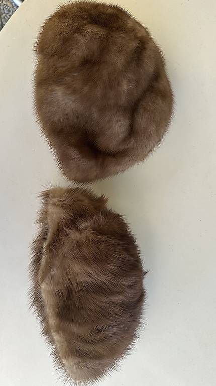 Hüte, Mützen & Caps: 2 elegante Nerz Hüte – Gebraucht aus Veltheim AG von KimiSinger