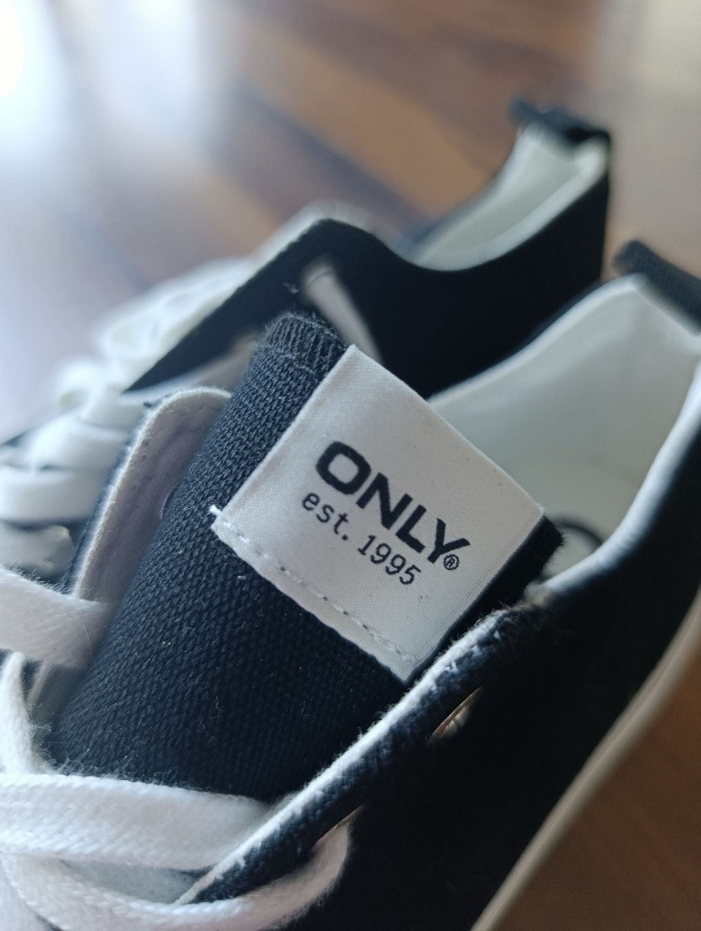 Only Scarpe da donna: NEU - Only Schuhen  – Nuovo (secondo la descrizione) da Strengelbach venduto da Cbrughelli 1