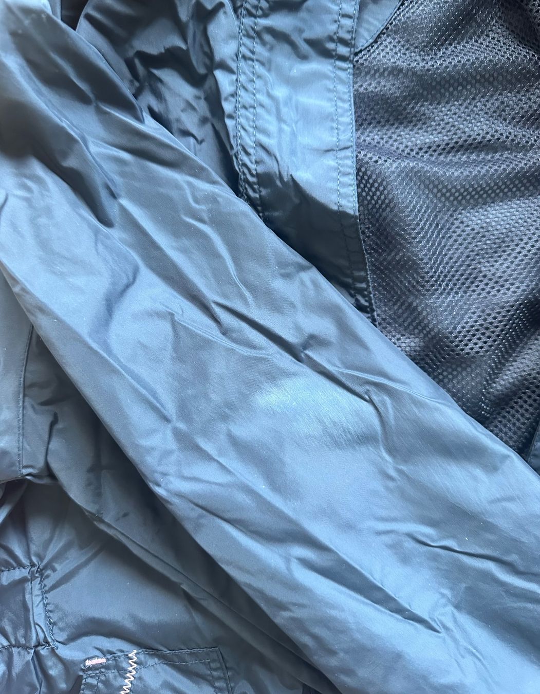 Giacche & Cappotti: Dunkelblaue Regenjacke für Mädchen – Usato da Abtwil SG venduto da sinsky_ 5