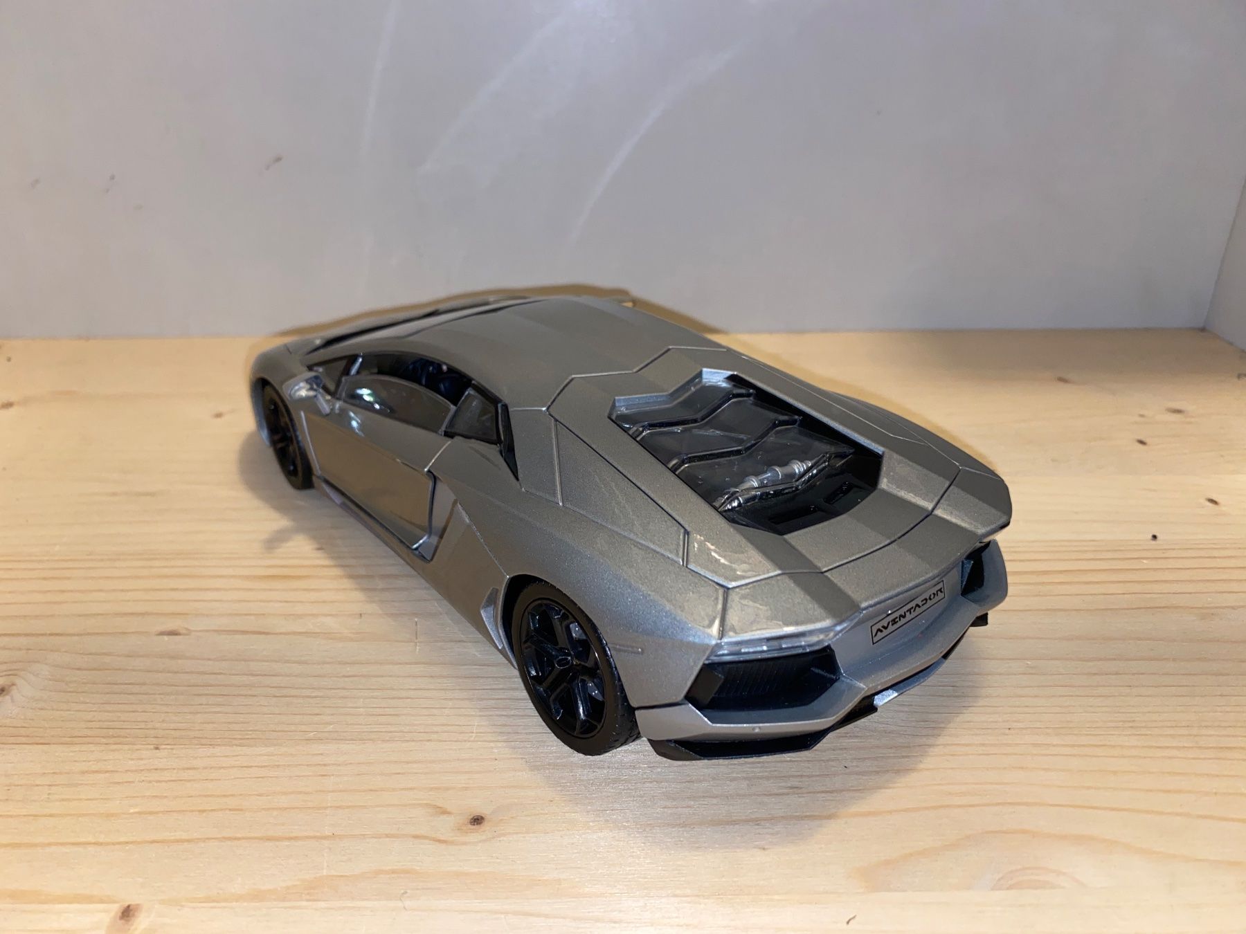Lamborghini Modellini d'auto: Lamborghini Aventador 1/18 – Usato da Wohlen AG venduto da PrivatSammlung 1
