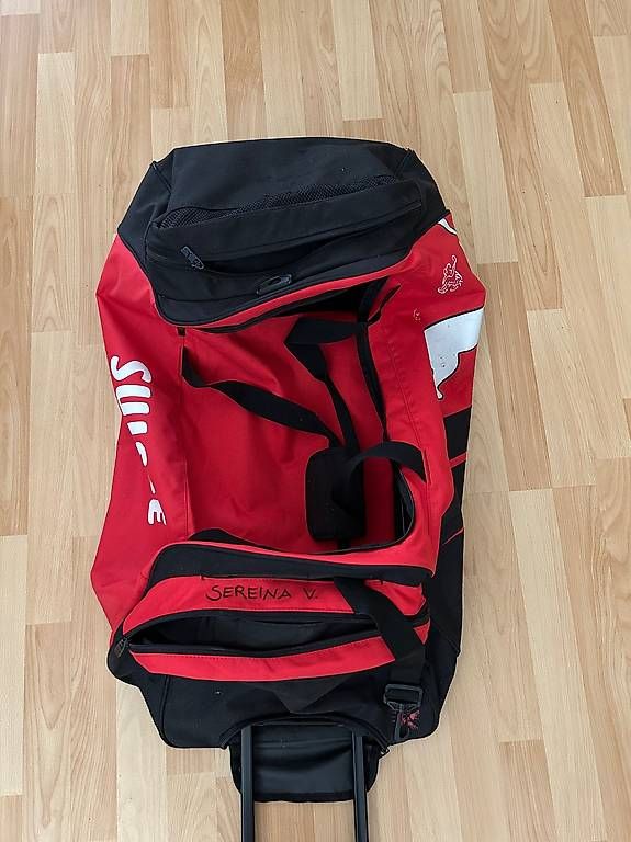 Valises de voyage: rollkoffer sport schweizer nationalteam  – D'occasion à Wädenswil par sereina.v