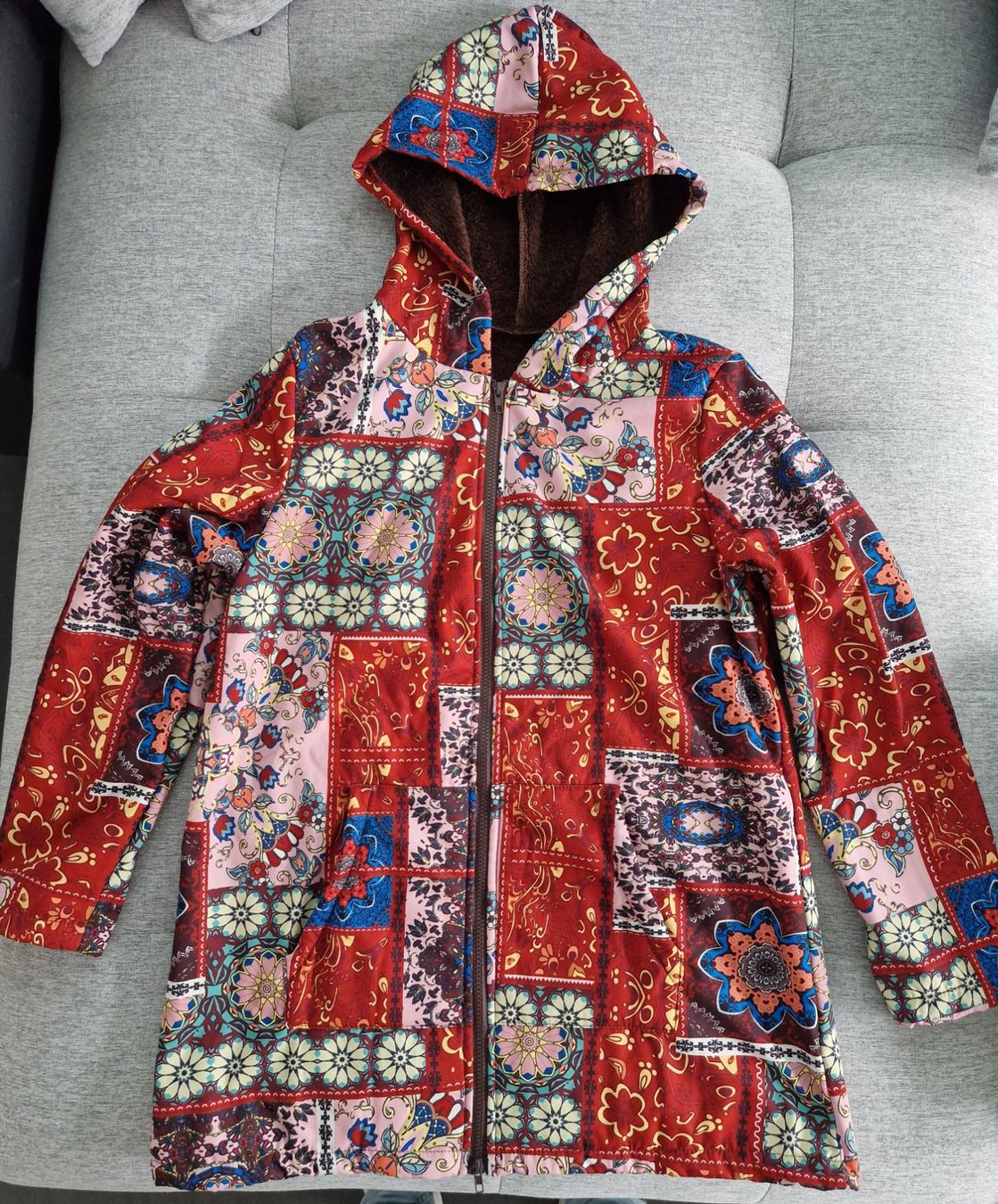 Shein Giacche: Bunte Jacke mit Kapuze Grösse M – Usato da Rebstein venduto da Ajs_Toy_Palast_1