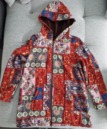 Bunte Jacke mit Kapuze Grösse M