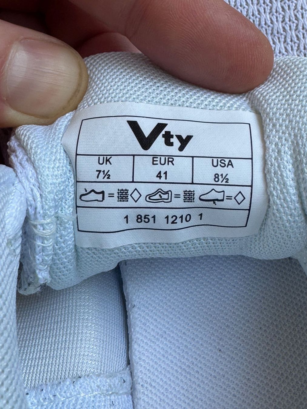 Scarpe da uomo: VTY Sneakers pointure 41, blanches – Usato da Gland venduto da Rwdd 9