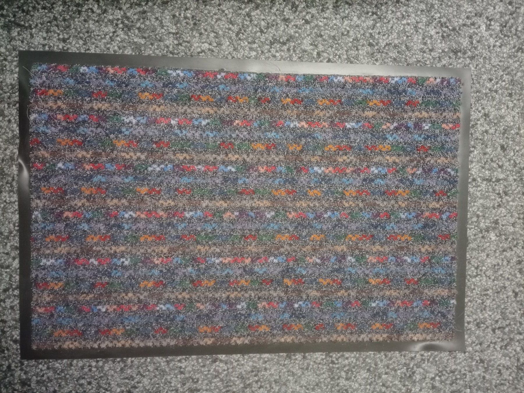 Teppiche: Bunte Türmatte, Schmutzfangmatte, NEU – Neu und originalverpackt aus Rapperswil BE von JakobInterieur