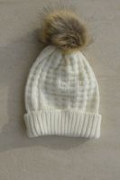Winter-Mütze mit Bommel