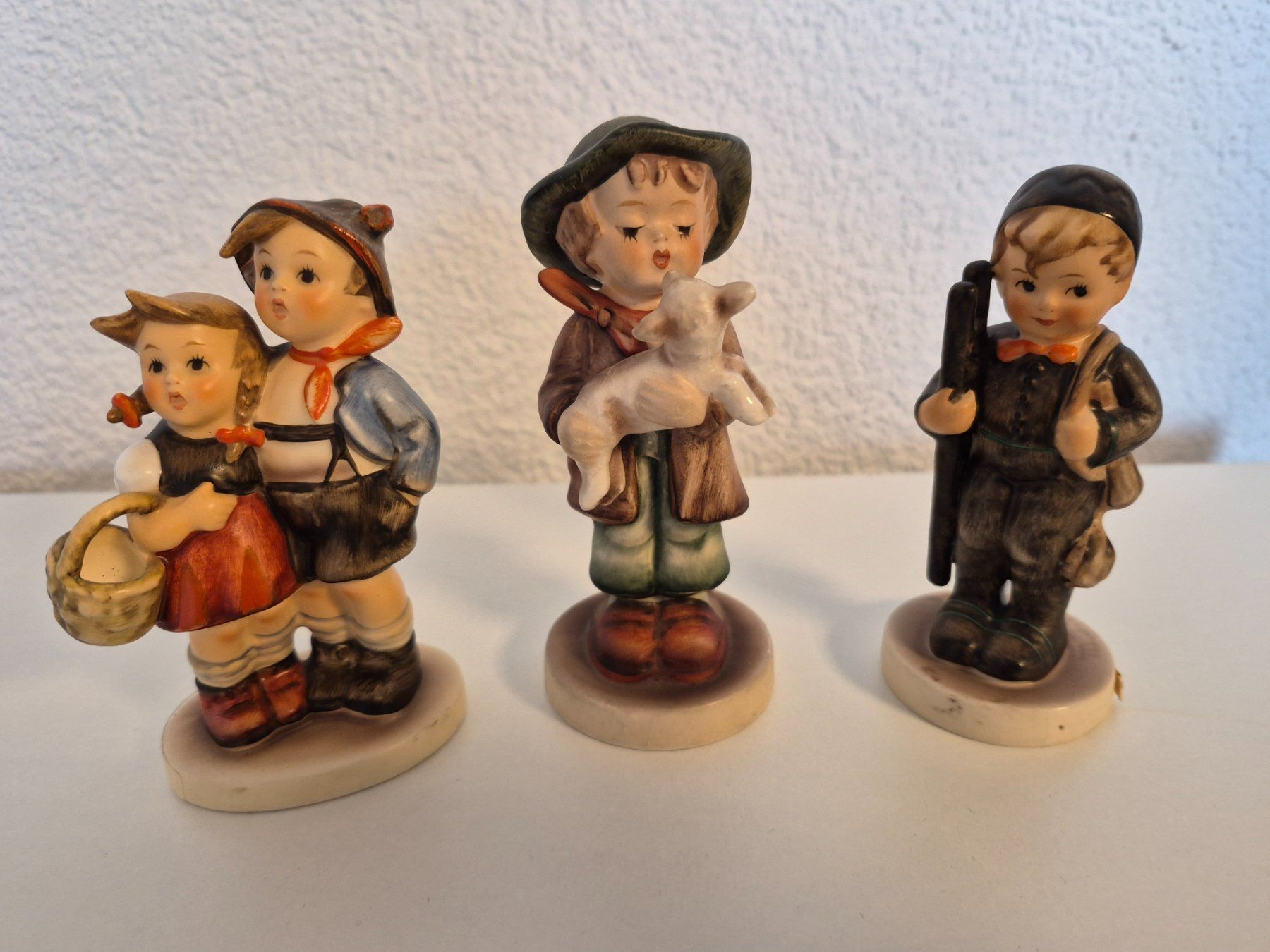 Hummel Statuette: Set Göbel Hummel Figuren – Usato da Derendingen venduto da BAK01