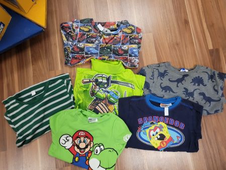 6 Pullover gr 122 Jungs  B21