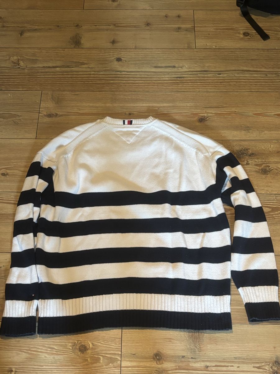 Tommy Hilfiger Pullover & Sweatshirts: Tommy Hilfiger Strickpullover Grösse M – Gebraucht aus Sirnach von Fabrice--_-- 1