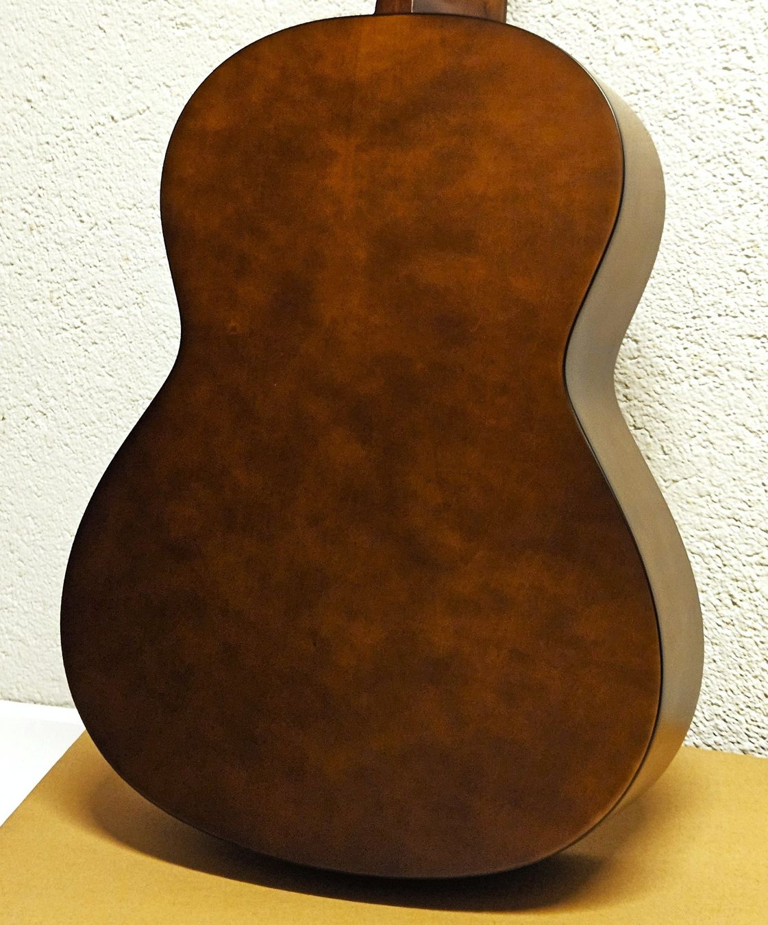 Musikinstrumente: Klassikgitarre (Konzertgitarre  4/4-tel GEWA BASIC (NEU) – Neu und originalverpackt aus Wöschnau von Musikhaus-Luethy5012 5