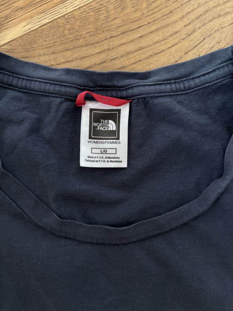 North Face T-Shirts: The North Face T-Shirt  – Gebraucht aus Würenlos von Ashley24 5
