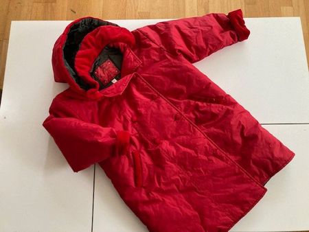 Manteau rouge t.122 (6 ans)