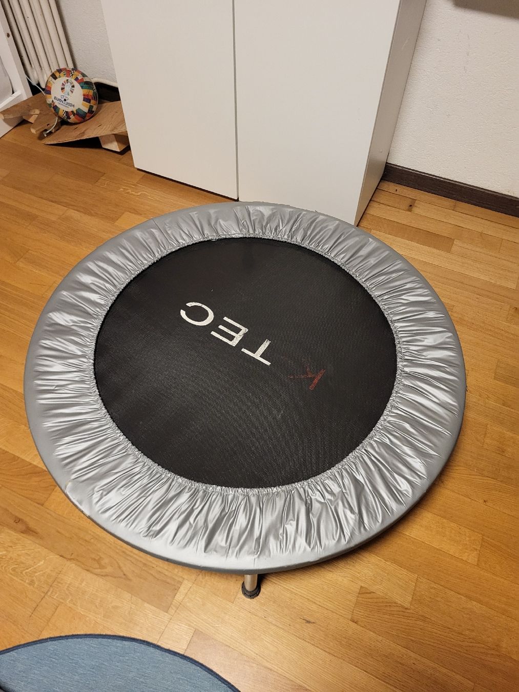 Trampoline: Mini Trampolin K-TEC mit Gebrauchsspuren - 95cm – Gebraucht aus Brunnen von Burger_king