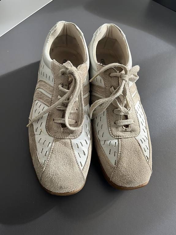 Damenschuhe: Paire de chaussures Century – Gebraucht aus Saules von Pathan 2