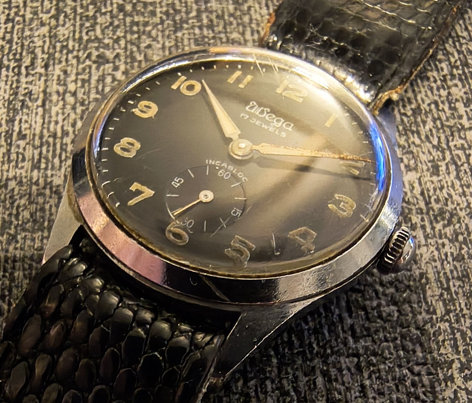 Wega Uhren: montre style militaire WEGA, année 40 – Gebraucht aus Morens FR von John_Doe_1981