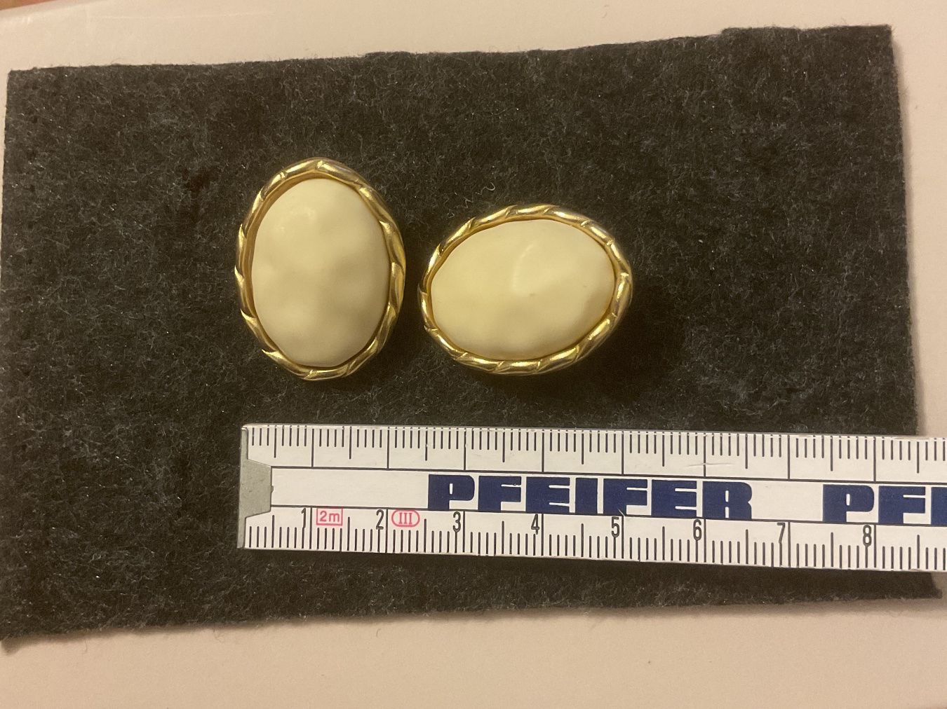 Orecchini pendenti & Orecchini a lobo: vintage Ohrclips, Creme goldfarben – Usato da Uznach venduto da Ya_x7x6 3