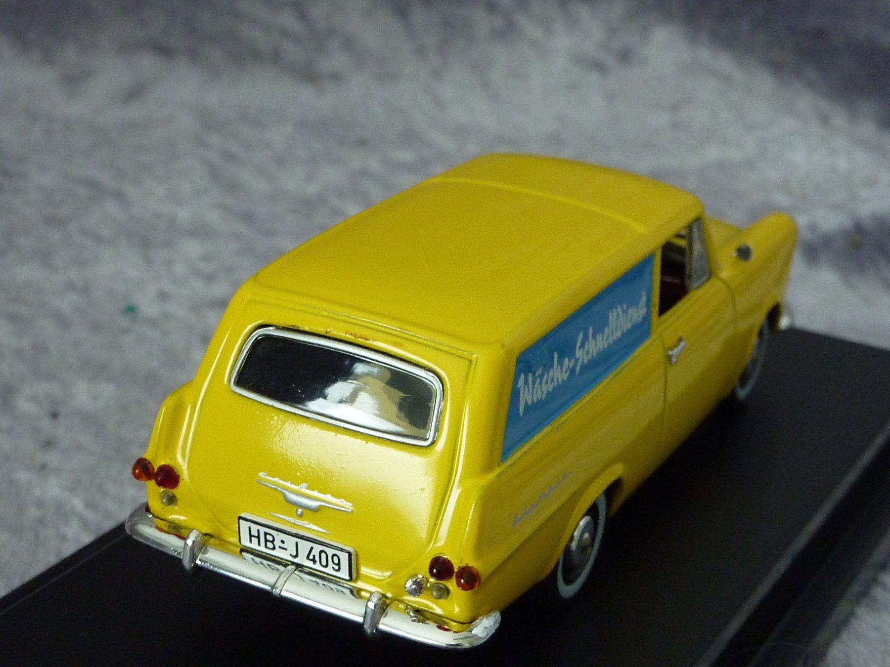 Opel Modellini d'auto: Opel Rekord P2 Caravan 1960 – Nuovo e nell'imballaggio originale da Dürrenäsch venduto da modellautos4you 3