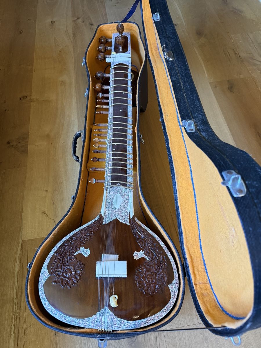 Musikinstrumente: Indische Sitar inkl. Koffer – Gebraucht aus Othmarsingen von forsale01 1