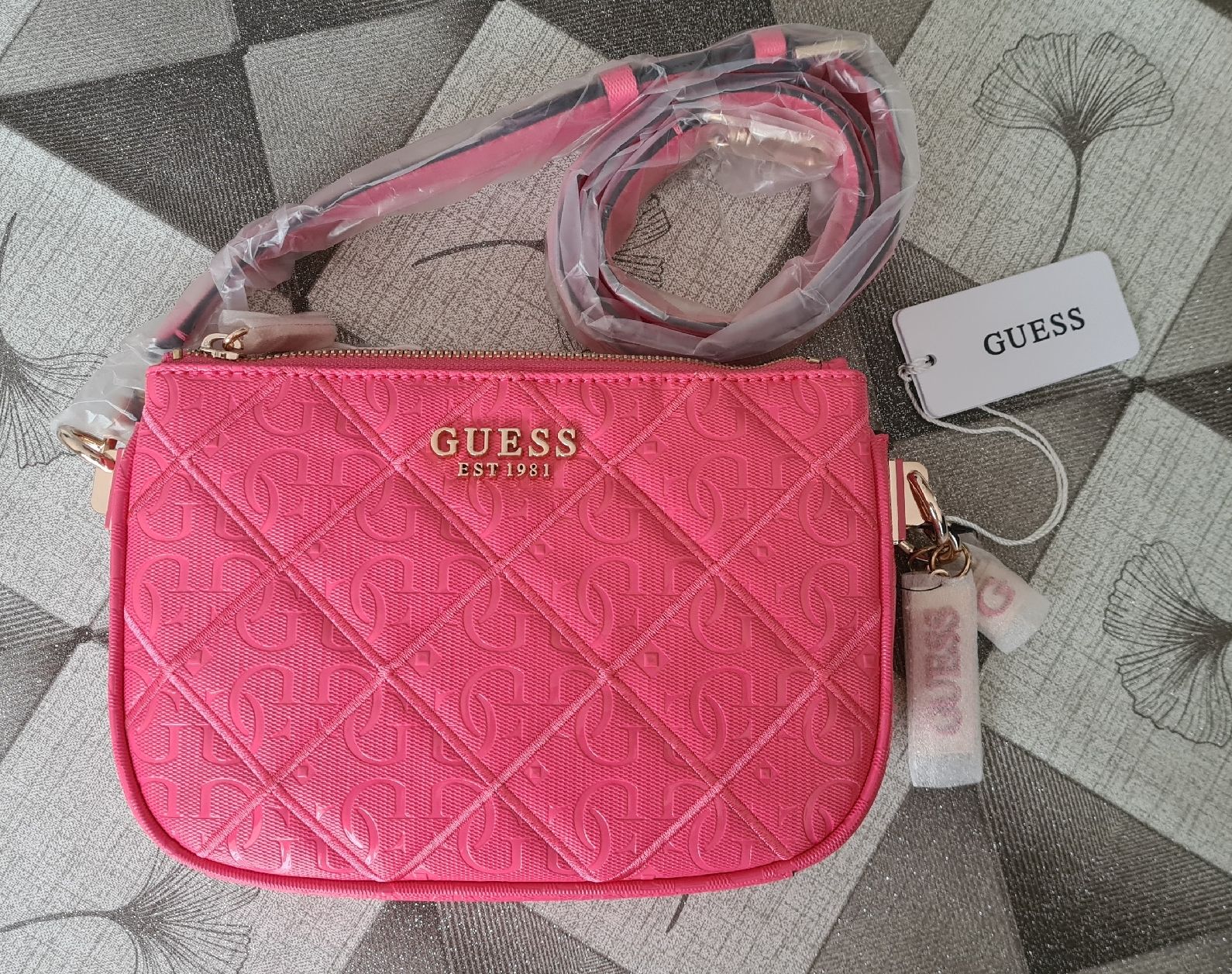 Guess Borse da donna: Guess Damentasche – Nuovo e nell'imballaggio originale da Diessenhofen venduto da viki_szabo