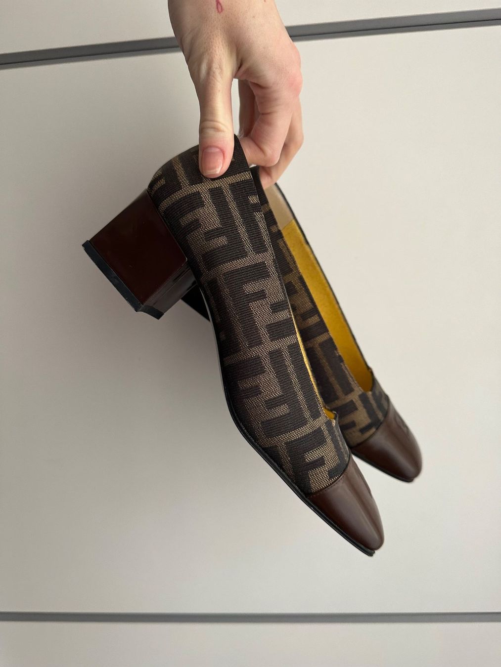 Fendi Damenschuhe: Fendi Vintage Loafer Pumps Zucca Monogram – Gebraucht aus Bern von kbrawho 1