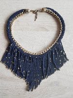 Collier en perles  bleues