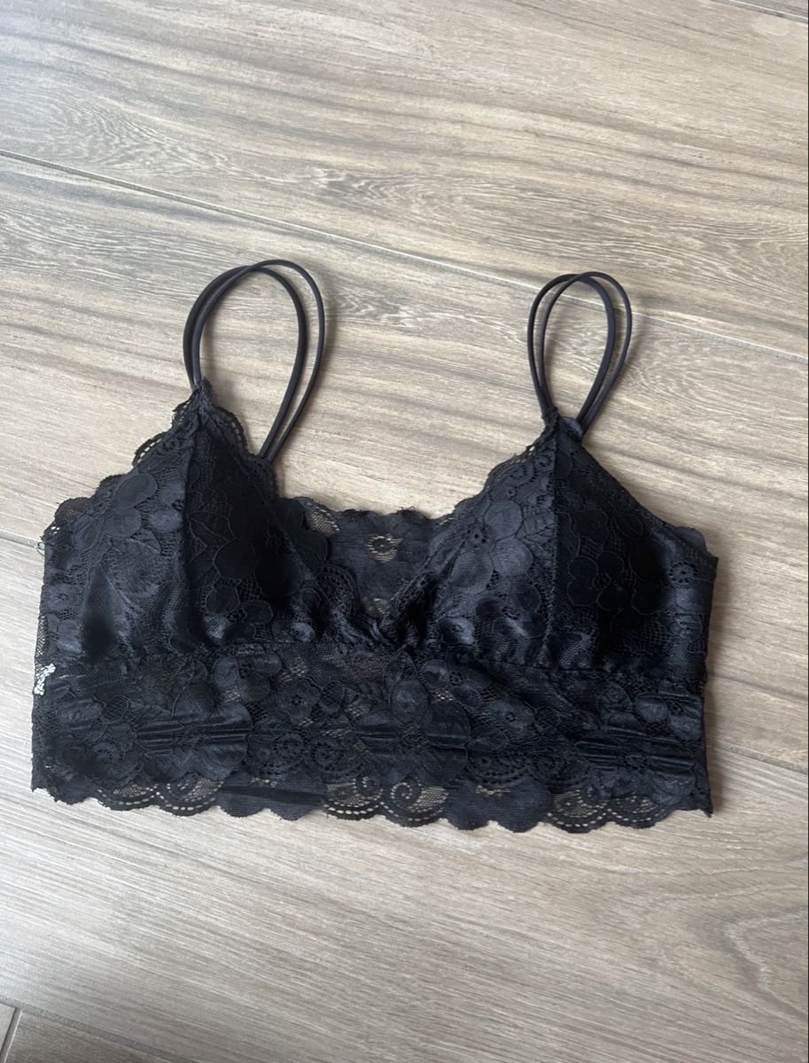 Altra biancheria intima: BH-TOP UNGETRAGEN GRÖSSE S – Nuovo e nell'imballaggio originale da Dübendorf venduto da ali_g7p8