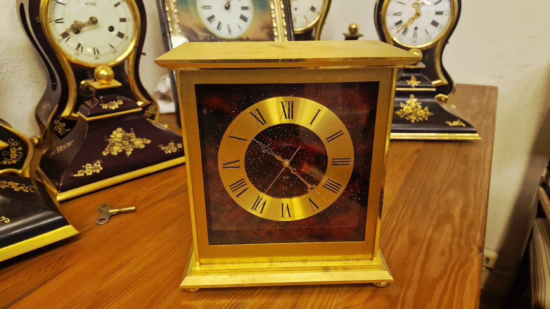 Orologi da terra & Orologi da parete: Antike Uhren Sammlung, diverse Stile & Epochen! – Usato da BERN venduto da Intarsia 4