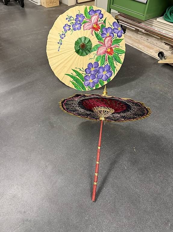 Tutte le decorazioni: 2 dekorative Schirme aus Thailand – Usato da Zürich venduto da anaseitz