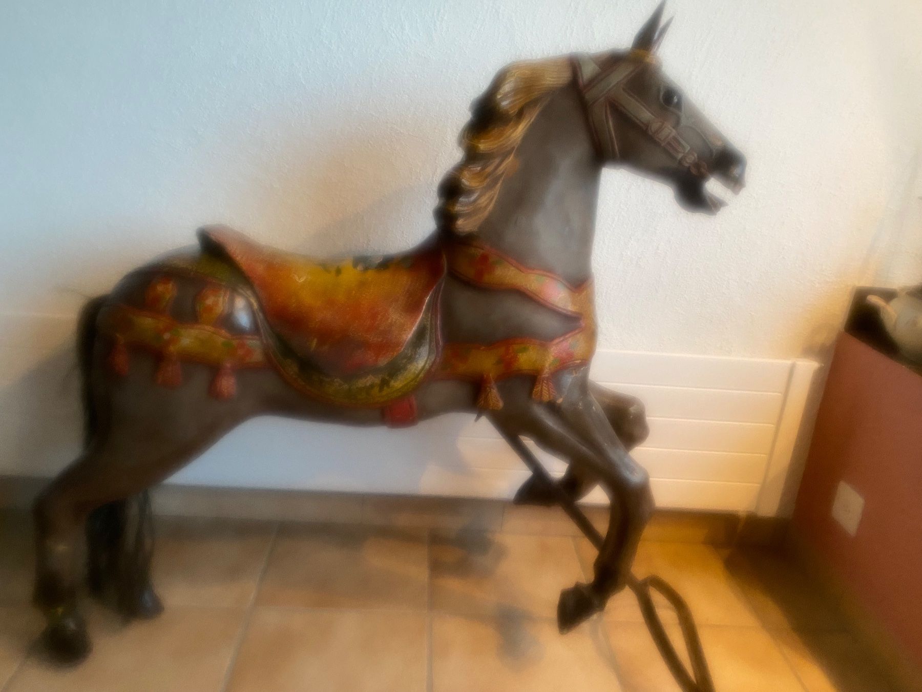 Statuette: Antikes Karussellpferd als Deko-Objekt – Usato da Seengen venduto da Maluscha 1