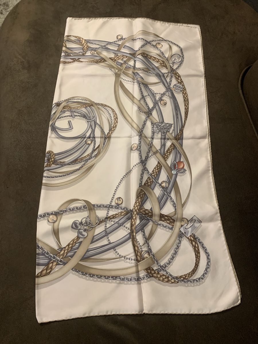 Gucci Foulard & Sciarpe: Gucci Foulard – Usato da Bergdietikon venduto da zor_856j 2