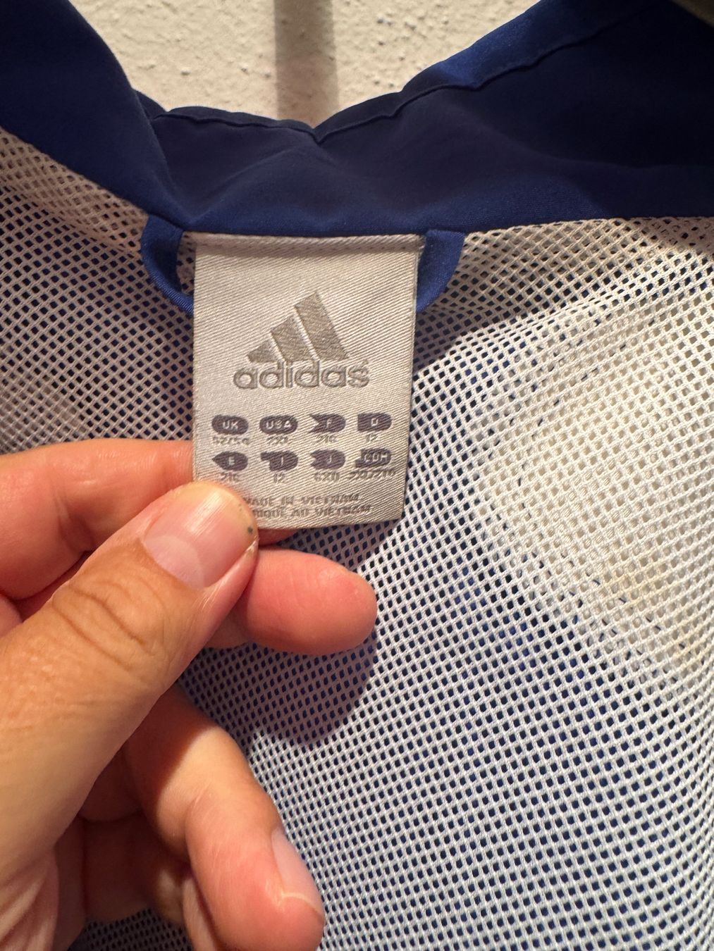 Adidas Giacche: Adidas Jacke Fifa Jacke – Usato da Ipsach venduto da Besos 5