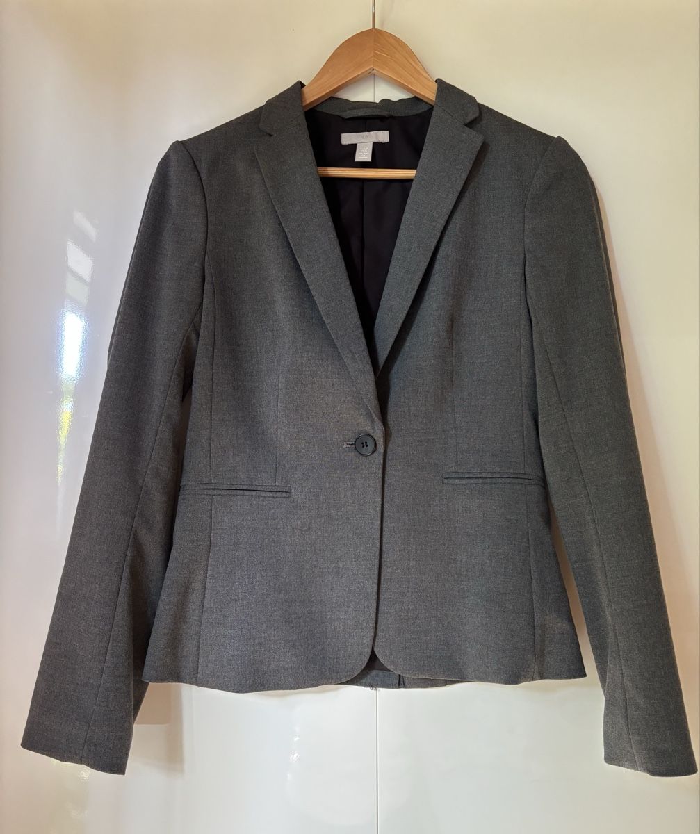 H&M Giacche: Grauer Blazer von H&M – Usato da Estavayer-le-Lac venduto da constance-esta