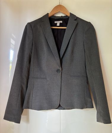 Grauer Blazer von H&M