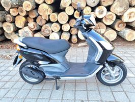 Piaggio Fly 50 Roller Scooter Lieferung möglich