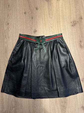 Schwarzer NOVE Lederrock mit Schleife, Gr. 38