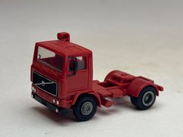 VE1- Herpa Volvo Zugmaschine rot