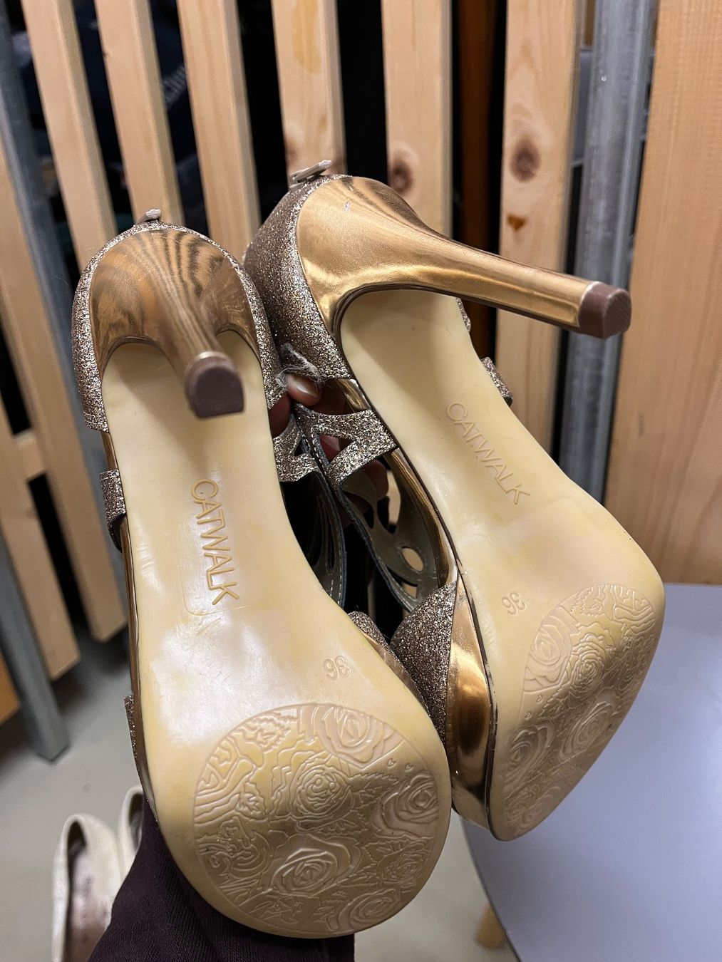 Scarpe da donna: Glitzer Absatzschuhe – Nuovo (secondo la descrizione) da Obfelden venduto da MonaMona00 2