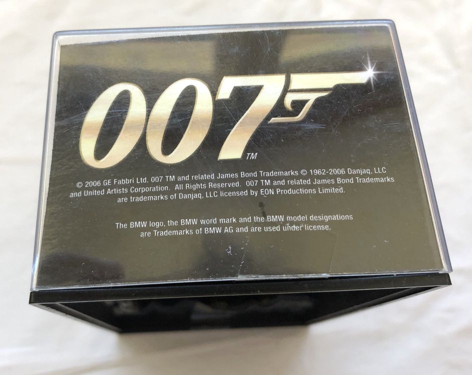 Miniature BMW Z8 De James Bond 007 (Le Monde Ne Suffit Pas) - Échelle 1/43 - Occasion (boîte Cassée)