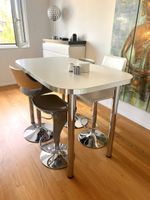 Tisch & 4 Stühle - weiss & modern - Stil Bar 