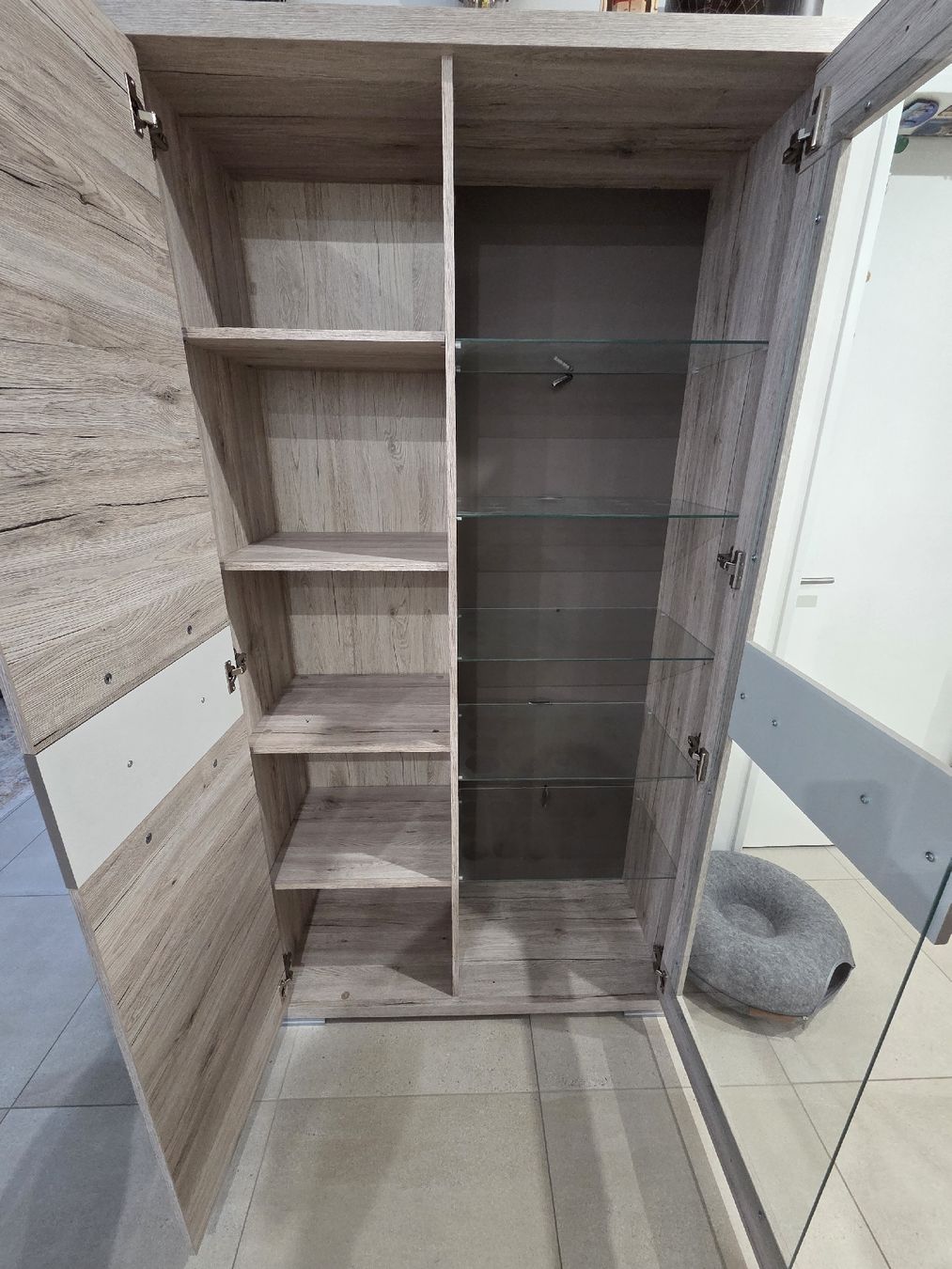 Conforama Vetrine: Vitrine in Holzoptik – Usato da Bad Zurzach venduto da DimiAleks1996 1
