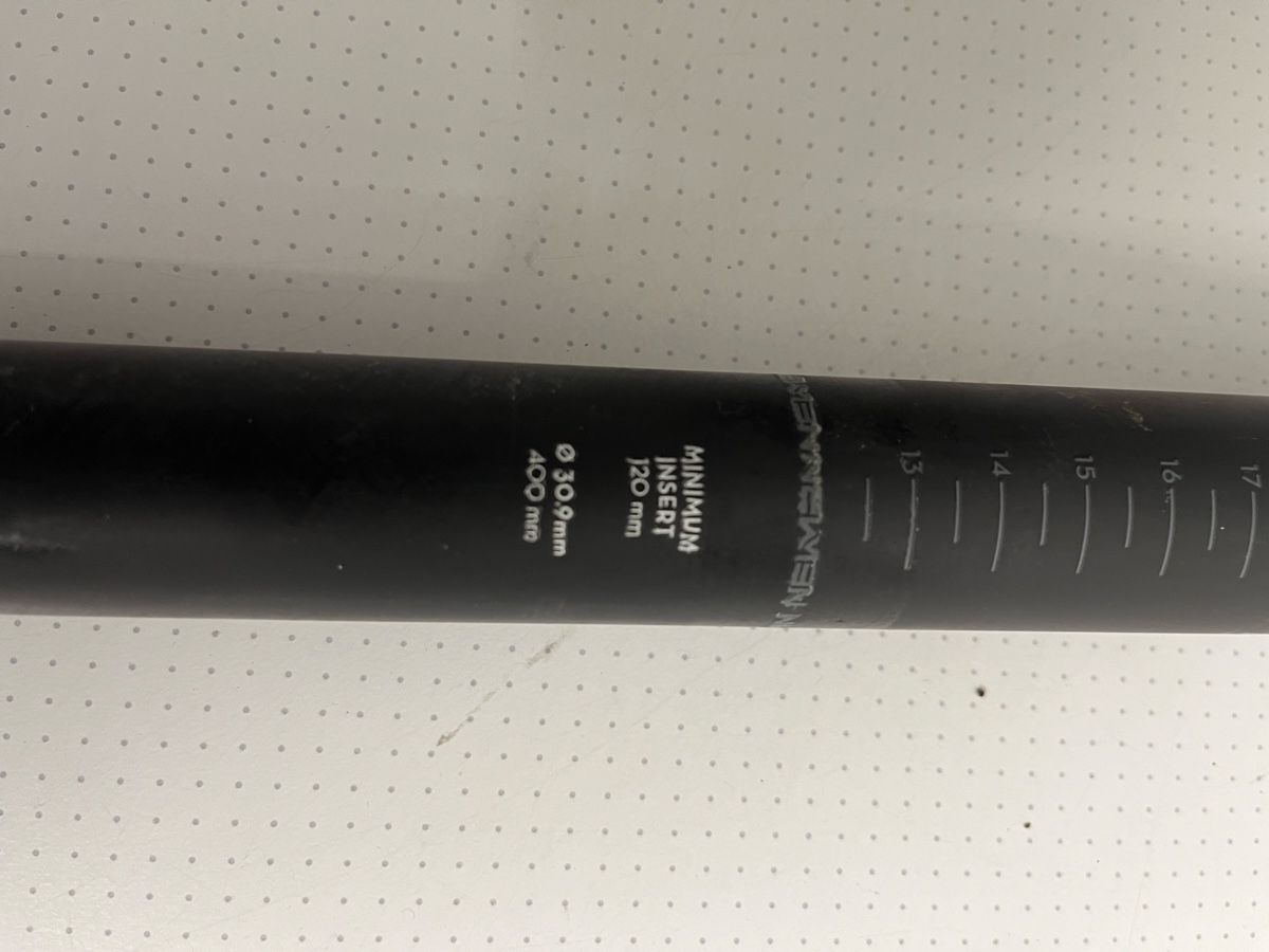Ersatzteile: Newman Carbon Sattelstütze – Gebraucht aus Altnau von Ajtschei 3