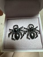 Gruselige Spinnen-Ohrstecker in Schwarz, Modeschmuck 🕷️ 