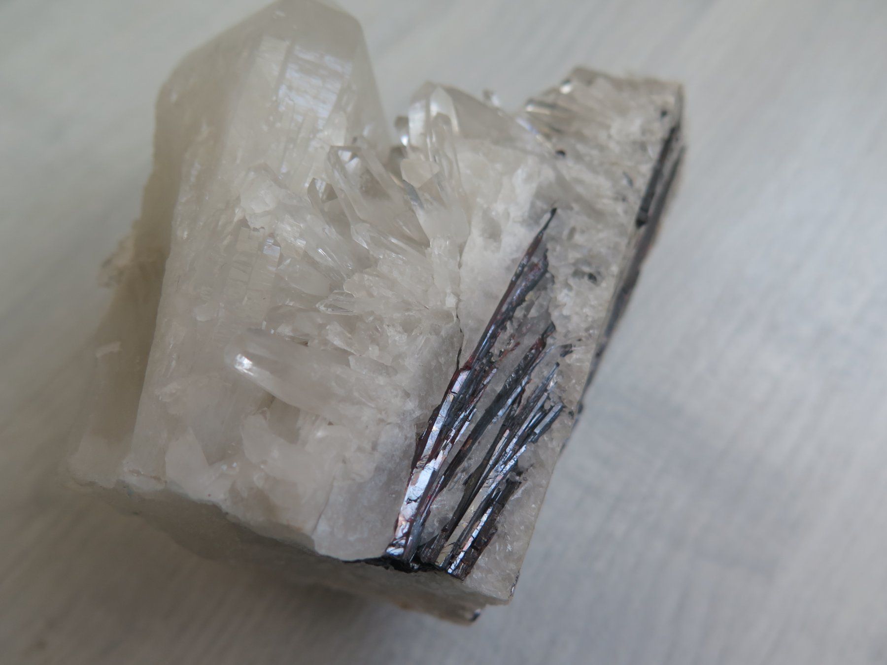 Minerali & Pietre curative: Quarz mit Hübnerit 463 gr. von Peru – Usato da Schaffhausen venduto da Yamakana51L8736OQ8 8