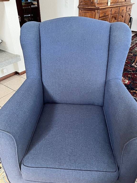 Sessel: 4 poltrone e 1 puffer – Gebraucht aus Breganzona von Renzanton 1